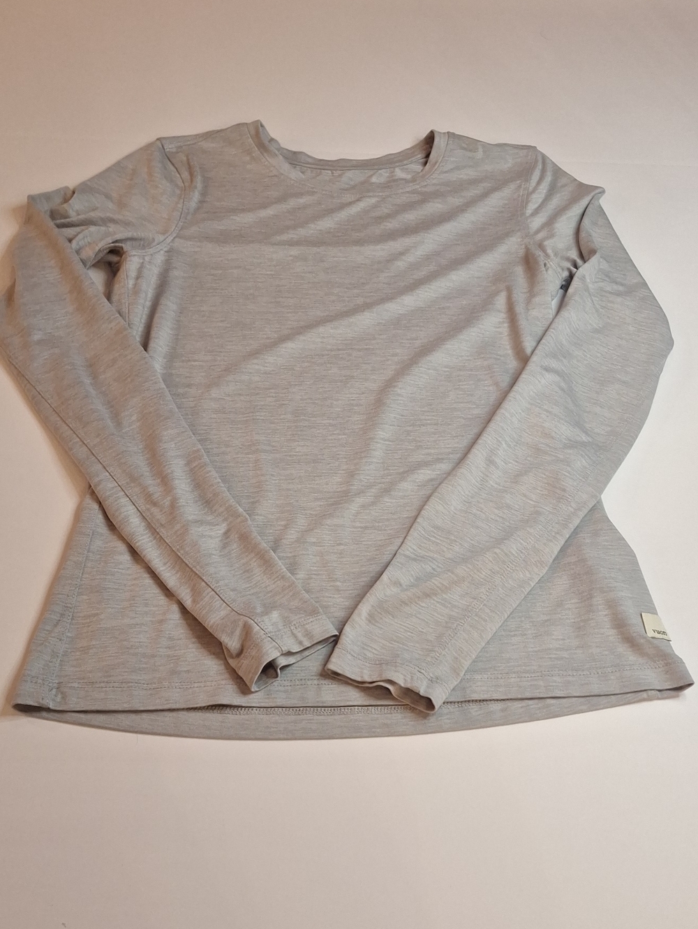 #907 Vuori Lux Crew Long Sleeve Size  S